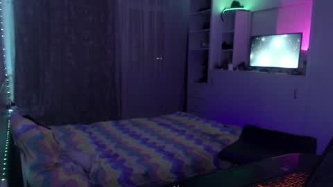 Your Horny Friends online show from December 22, 4:17 am