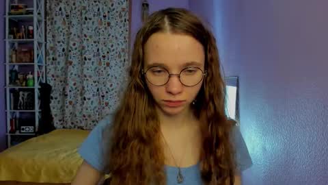 Leslie online show from November 3, 1:40 am