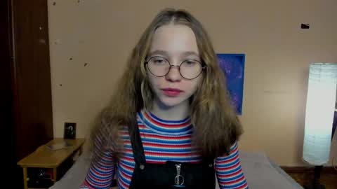 Snapshot of your_leslie chatting on March 25, 5:19 pm Leslie online show from March 25, 5:19 pm
