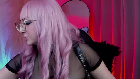 Cami independent model online show from September 18, 7:32 am