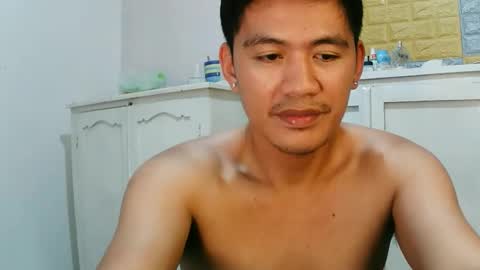Snapshot of your_love_miaka chatting on April 10, 12:16 am your_love_miaka online show from April 10, 12:16 am