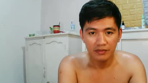 Snapshot of your_love_miaka chatting on April 14, 12:05 am your_love_miaka online show from April 14, 12:05 am