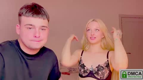 your_molly_mark online show from April 17, 7:39 pm