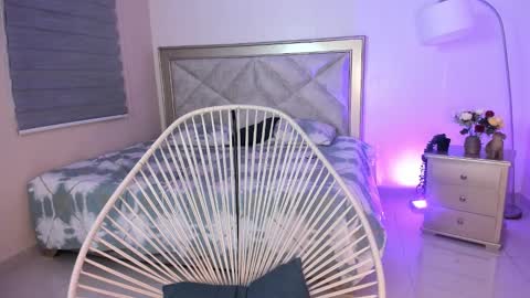 Snapshot of your_new_obsession_ chatting on September 25, 3:21 am adah 3 online show from September 25, 3:21 am
