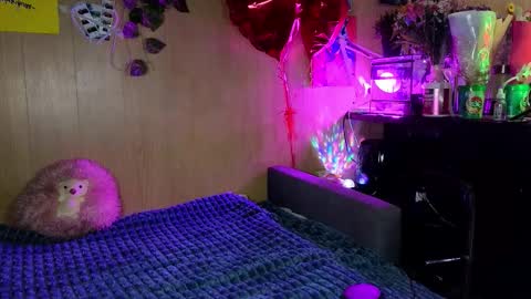 Alice  online show from September 27, 12:59 am