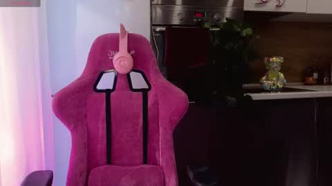 Alice  online show from June 10, 1:28 am