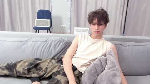 your_shy_guy online show from January 20, 10:04 pm