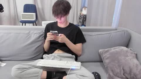 your_shy_guy online show from February 28, 2:20 pm