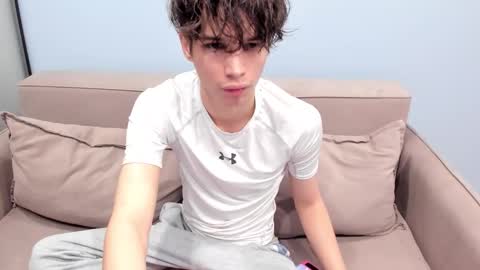 your_shy_guy online show from December 5, 7:54 pm