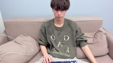 your_shy_guy online show from February 10, 7:29 pm