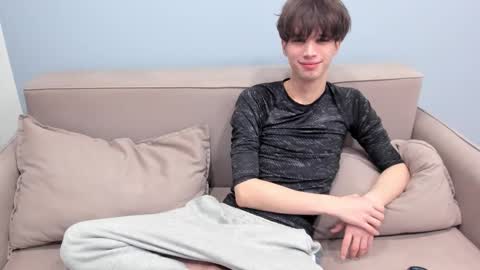 your_shy_guy online show from February 12, 7:31 pm