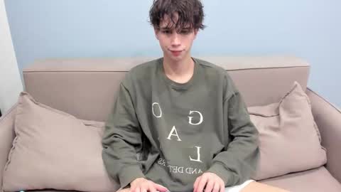 your_shy_guy online show from February 16, 7:54 pm