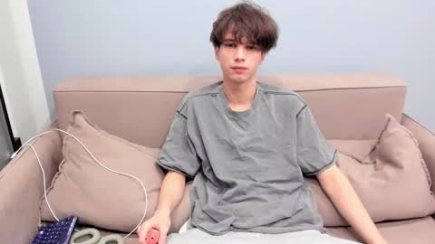 your_shy_guy online show from February 18, 8:27 pm