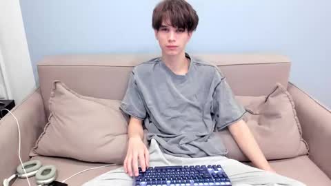 your_shy_guy online show from February 20, 7:36 pm