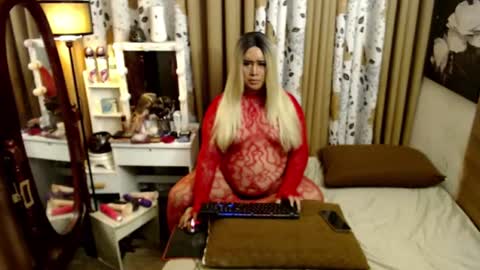 Snapshot of your_sissy_lyn chatting on June 23, 11:03 pm your_sissy_lyn online show from June 23, 11:03 pm
