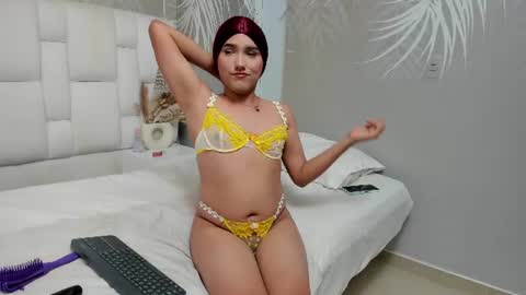Snapshot of your_sissytrans chatting on June 20, 11:18 pm NATASHA online show from June 20, 11:18 pm