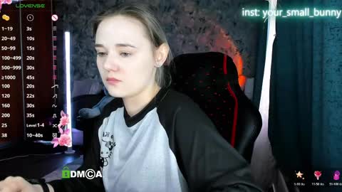 Molly online show from April 17, 2:25 am