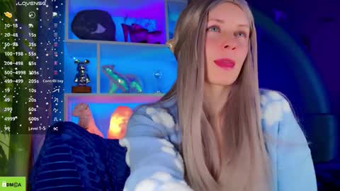 Snapshot of your_spring chatting on March 20, 1:43 am your_spring online show from March 20, 1:43 am