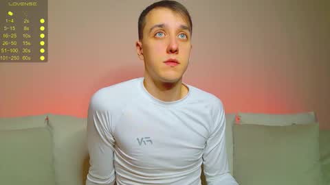 Snapshot of your_super_hero chatting on February 8, 7:39 pm Alex online show from February 8, 7:39 pm