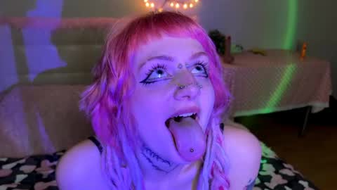 Snapshot of your_sweetpussy chatting on May 30, 8:28 pm Anya online show from May 30, 8:28 pm