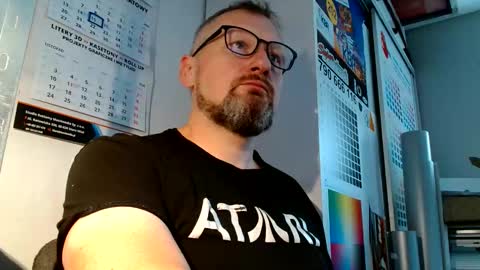 Snapshot of your_tipie chatting on October 16, 8:26 am your_tipie online show from October 16, 8:26 am