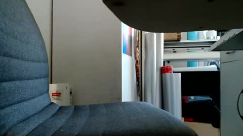 Snapshot of your_tipie chatting on October 20, 1:22 pm your_tipie online show from October 20, 1:22 pm