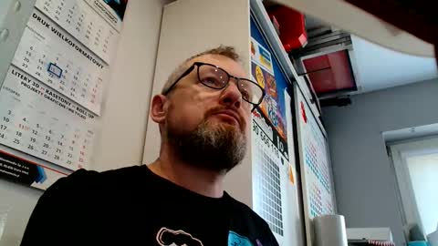 Snapshot of your_tipie chatting on November 5, 12:49 pm your_tipie online show from November 5, 12:49 pm