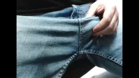 Snapshot of your_tipie chatting on March 23, 11:14 am your_tipie online show from March 23, 11:14 am