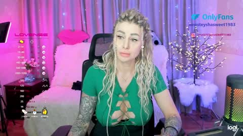 Snapshot of your_wild_amazon_forever chatting on January 17, 2:39 pm you can call baby Anna my goddess online show from January 17, 2:39 pm