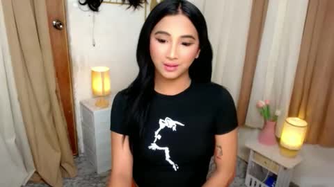 Snapshot of yourasianfave_drea chatting on October 23, 9:52 am DREA online show from October 23, 9:52 am