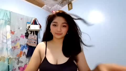 Snapshot of yourbae2026 chatting on May 25, 12:11 pm Kyla online show from May 25, 12:11 pm