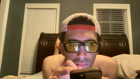Snapshot of yourboyb1 chatting on December 3, 6:26 am yourboyb1 online show from December 3, 6:26 am