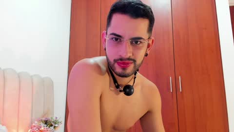 YOURBOYNEXTDOOR online show from December 6, 8:26 am