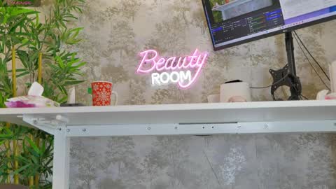 Anna online show from April 5, 7:11 pm