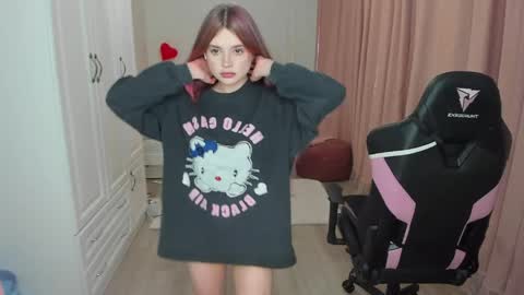 Snapshot of yourcassidy chatting on April 21, 5:50 pm Cassie online show from April 21, 5:50 pm