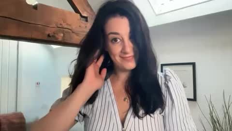 Cassie online show from May 8, 8:30 am