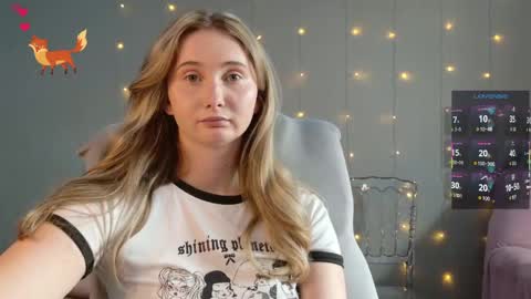 creamysister online show from April 17, 9:01 am