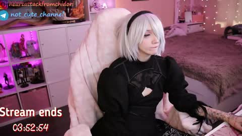 Snapshot of yourcutewaifu chatting on April 17, 9:23 am Lina Fansly online show from April 17, 9:23 am