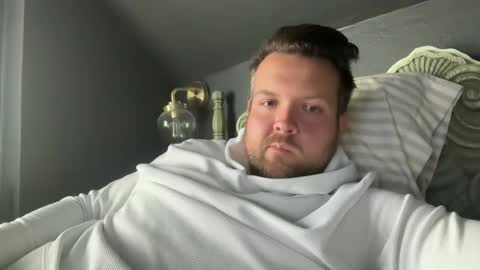 yourdaddyy34 online show from April 14, 4:35 pm