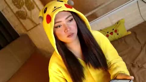 JEN  online show from February 20, 10:38 am