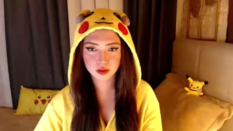 JEN  online show from April 11, 11:03 am