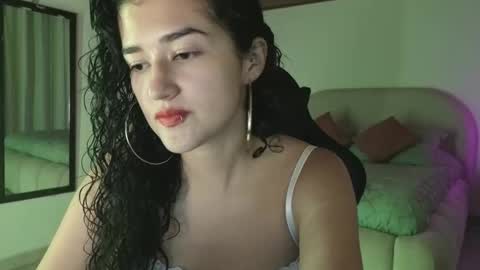 Snapshot of yourdreamgirl2025 chatting on April 30, 11:53 pm yourdreamgirl2025 online show from April 30, 11:53 pm