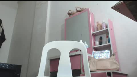 Snapshot of yourdreamisabell chatting on May 8, 1:16 pm yourdreamisabell online show from May 8, 1:16 pm