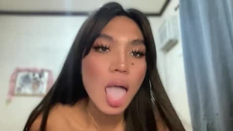 yourehot_sedny online show from April 11, 7:24 am