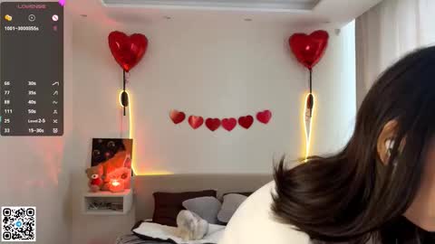 Snapshot of youremilia_ chatting on February 20, 8:16 am Emilia online show from February 20, 8:16 am