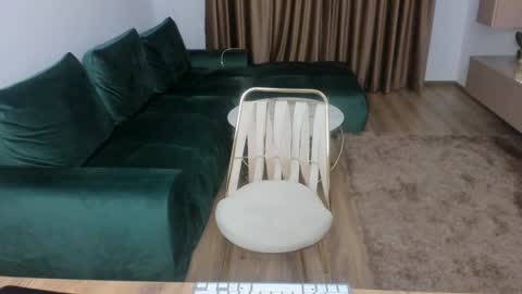 Evelline online show from February 28, 4:20 pm