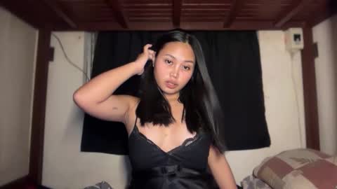 Snapshot of yourfantasyyy_ chatting on April 16, 7:14 pm yourfantasyyy_ online show from April 16, 7:14 pm