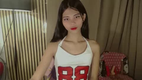 Snapshot of yourfavoratevivian chatting on February 8, 8:34 pm Vivian online show from February 8, 8:34 pm