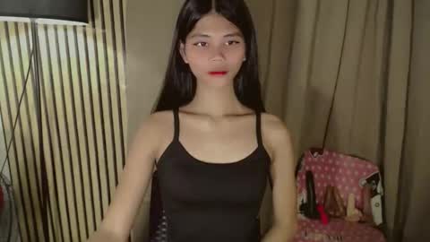 Snapshot of yourfavoratevivian chatting on February 16, 11:56 pm Vivian online show from February 16, 11:56 pm