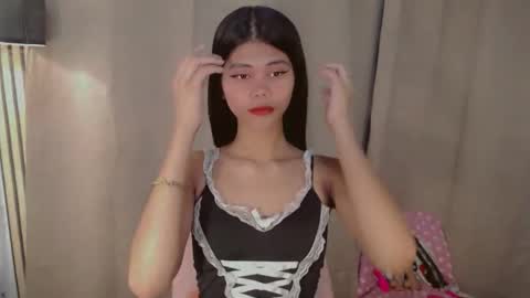 Vivian online show from April 13, 10:15 pm